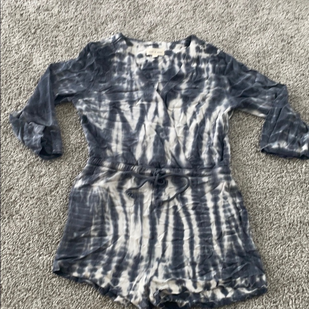 Cloth & Stone romper Sz Small